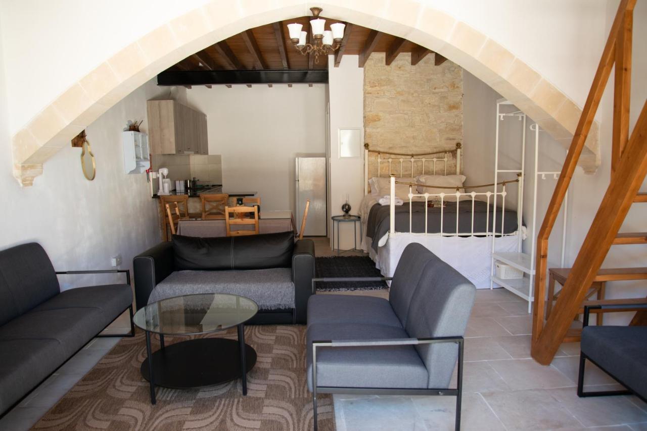Cleo'S Inn Lofou Dış mekan fotoğraf
