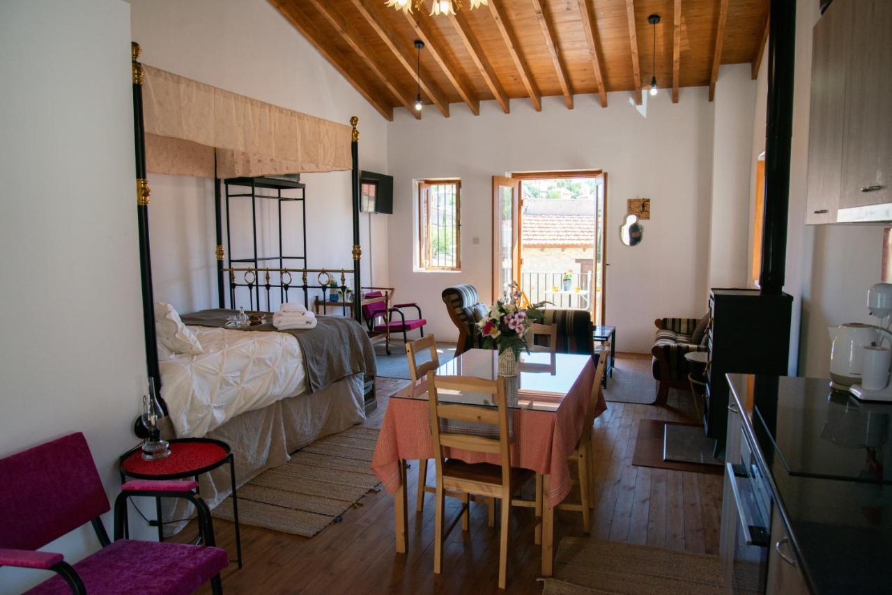 Cleo'S Inn Lofou Dış mekan fotoğraf