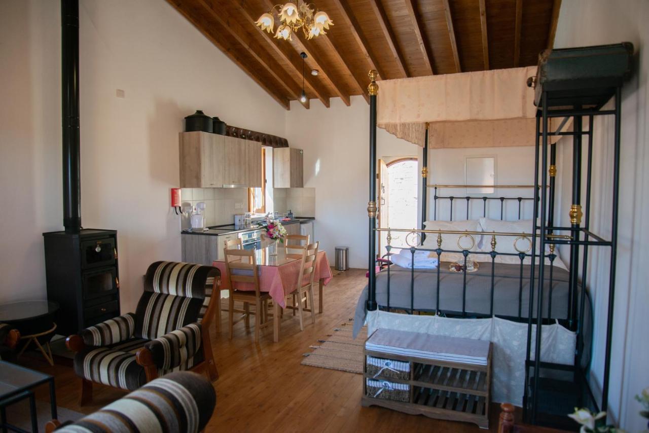 Cleo'S Inn Lofou Dış mekan fotoğraf