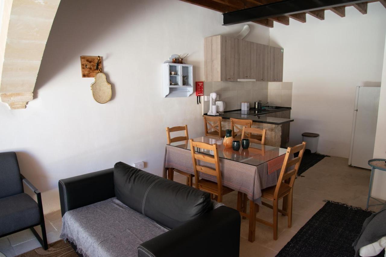 Cleo'S Inn Lofou Dış mekan fotoğraf